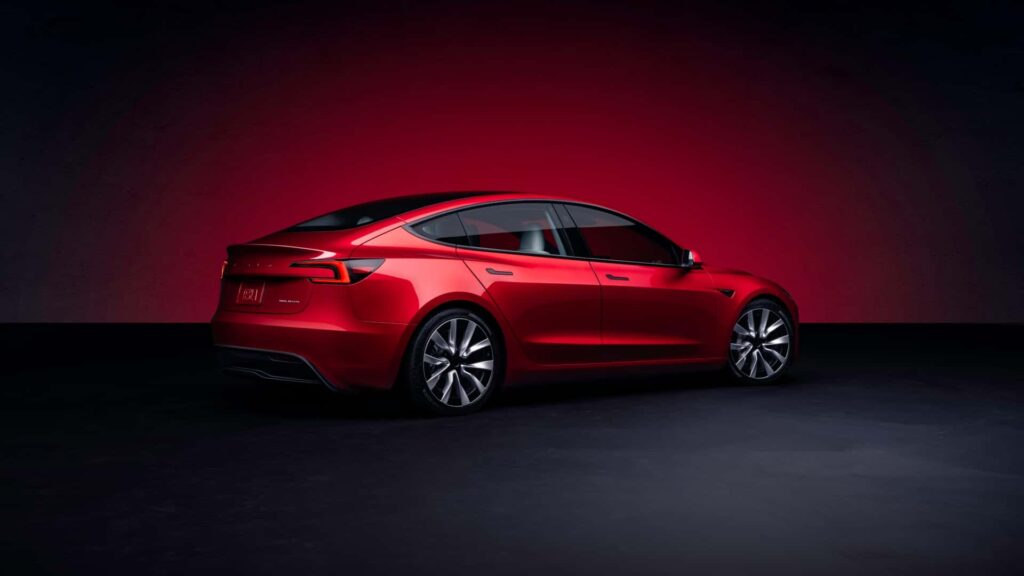 updated-tesla-model-3-rear-three-quarters-| InfoEvehicles
